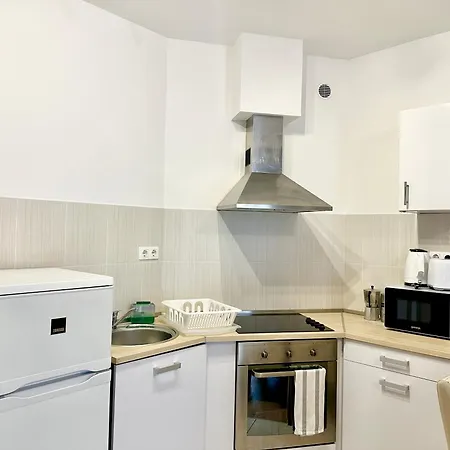 Prime - Premium 2 Bedroom Family With Balcony - Free Parking Апартаменты Будапешт